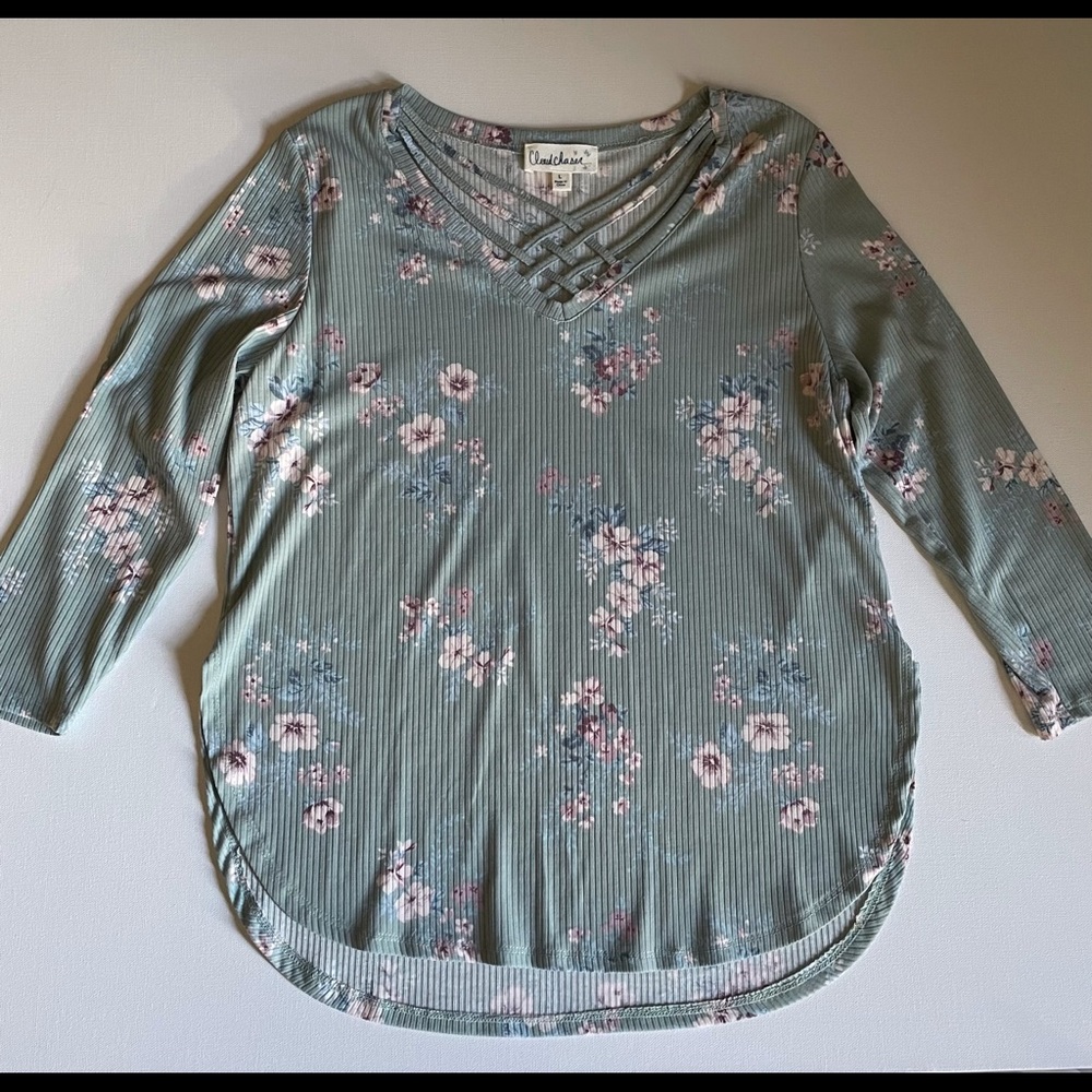 Cloud Chaser 3/4 Sleeve Floral Top Womens Size Large Pale Green Pink Flowers